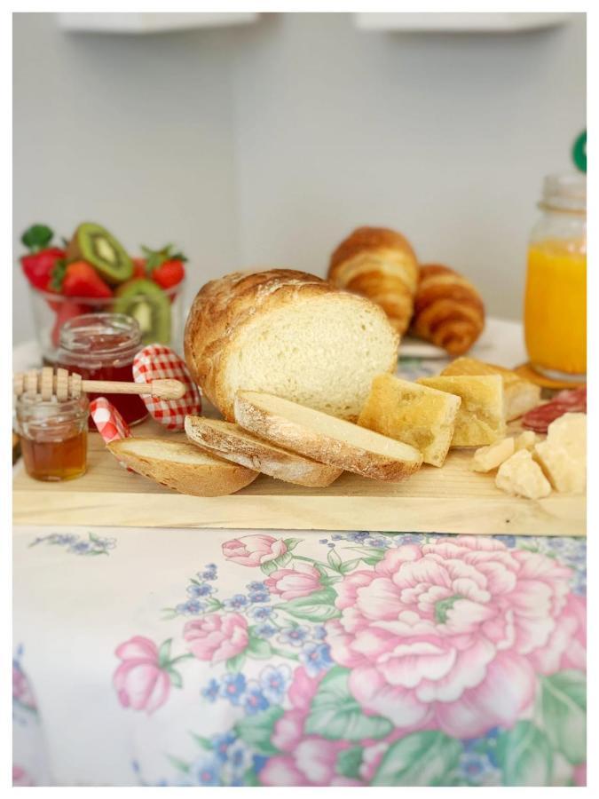 La Casina Bed & Breakfast Trecasali Bagian luar foto
