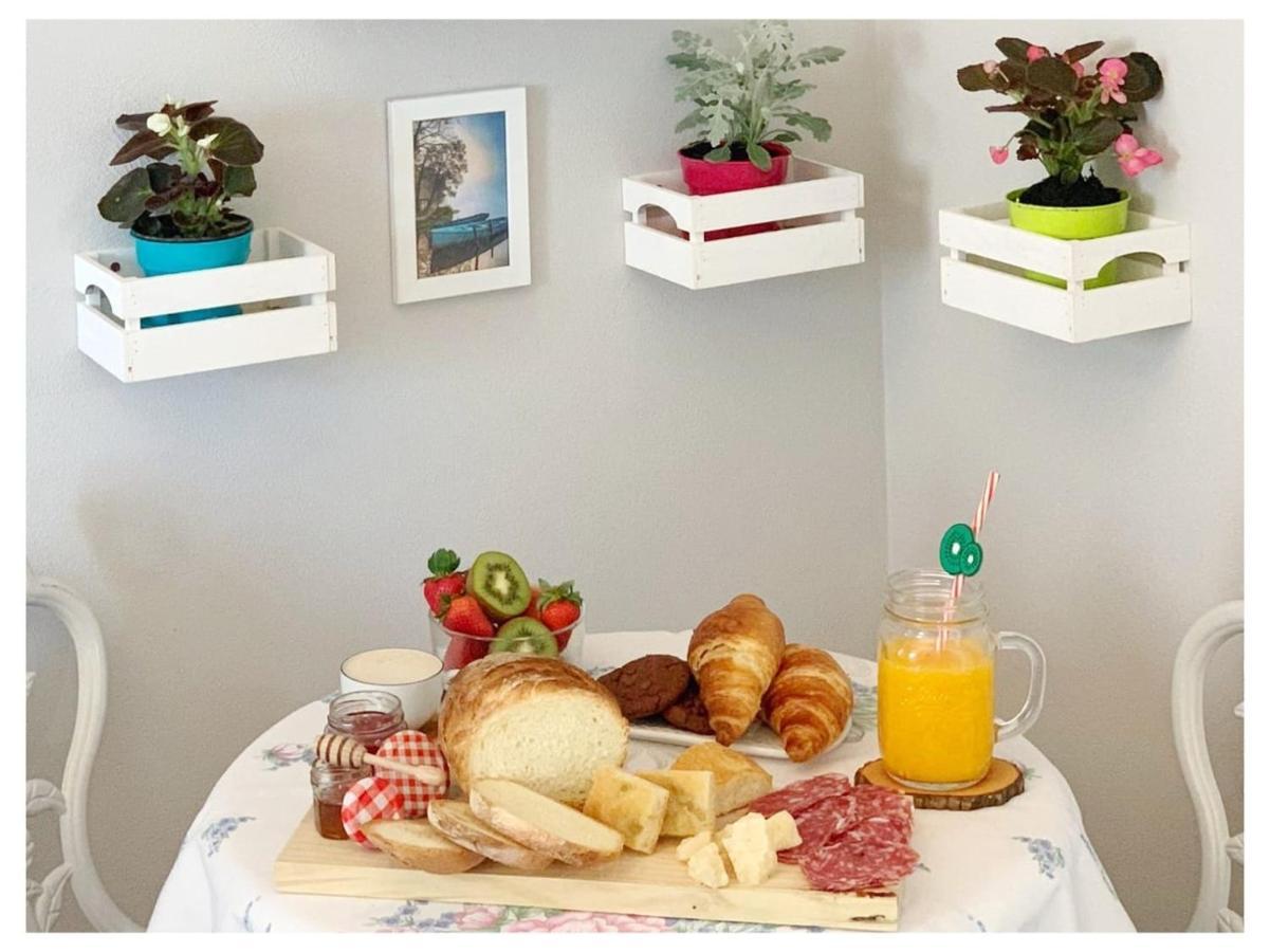 La Casina Bed & Breakfast Trecasali Bagian luar foto
