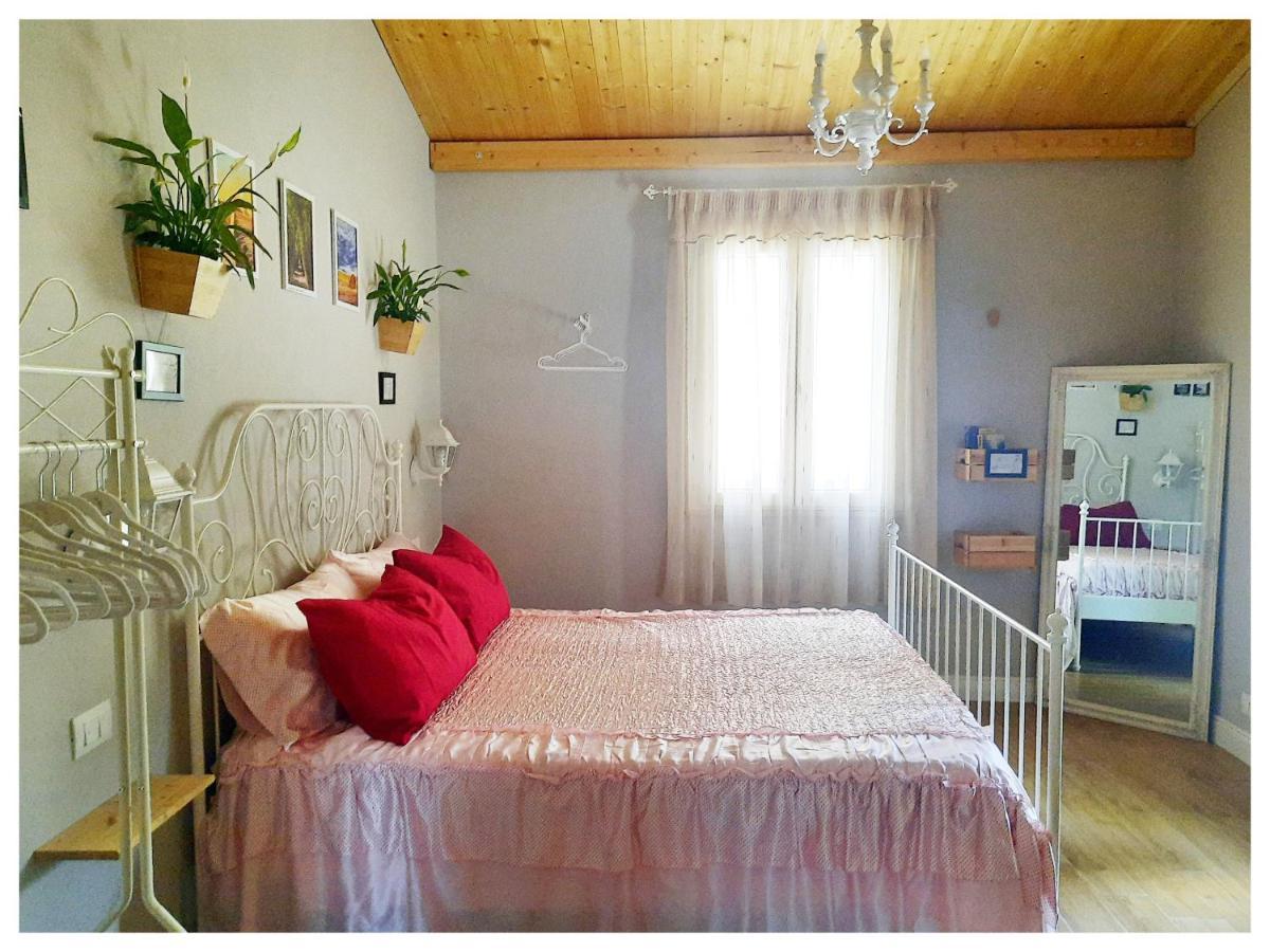 La Casina Bed & Breakfast Trecasali Bagian luar foto